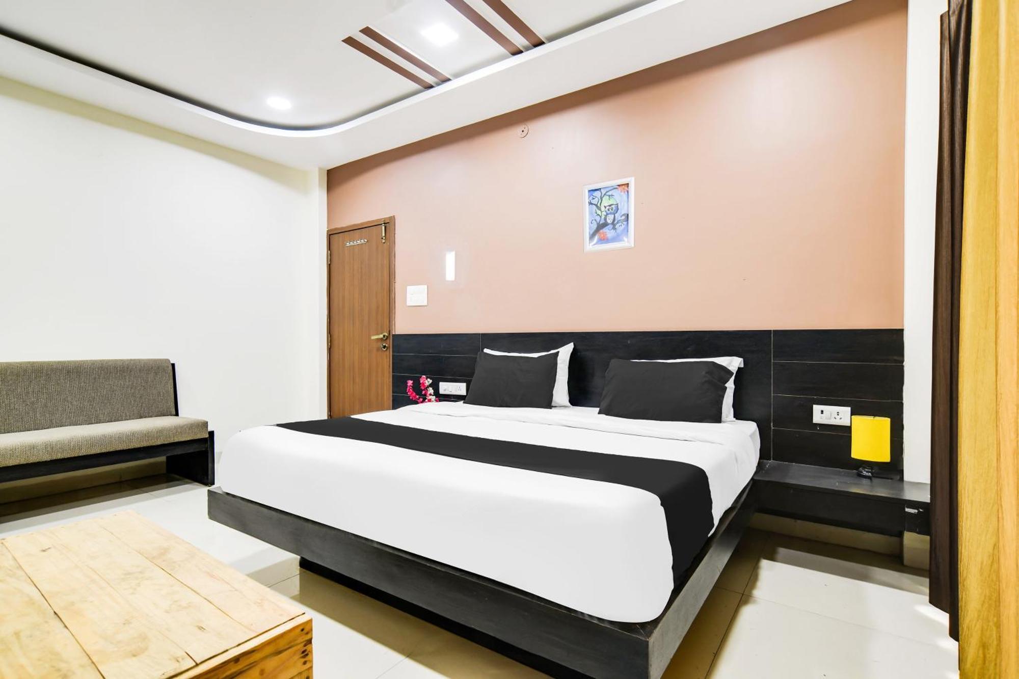 Kanadiya Super Collection O Indore Near Omax City 1 מראה חיצוני תמונה