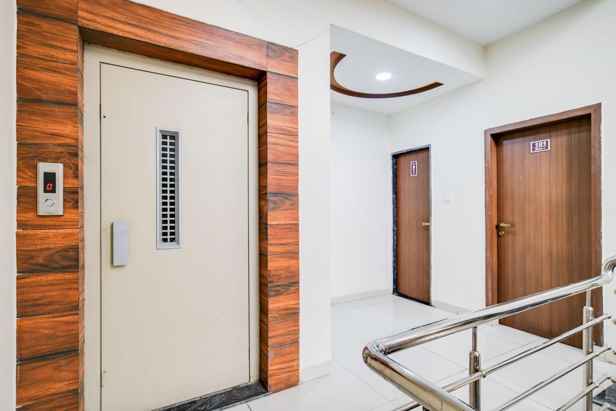 Kanadiya Super Collection O Indore Near Omax City 1 מראה חיצוני תמונה