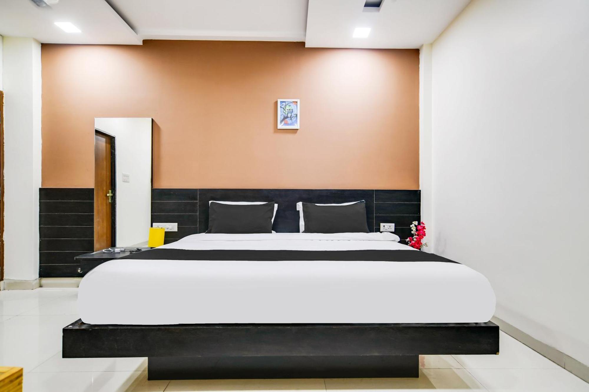 Kanadiya Super Collection O Indore Near Omax City 1 מראה חיצוני תמונה