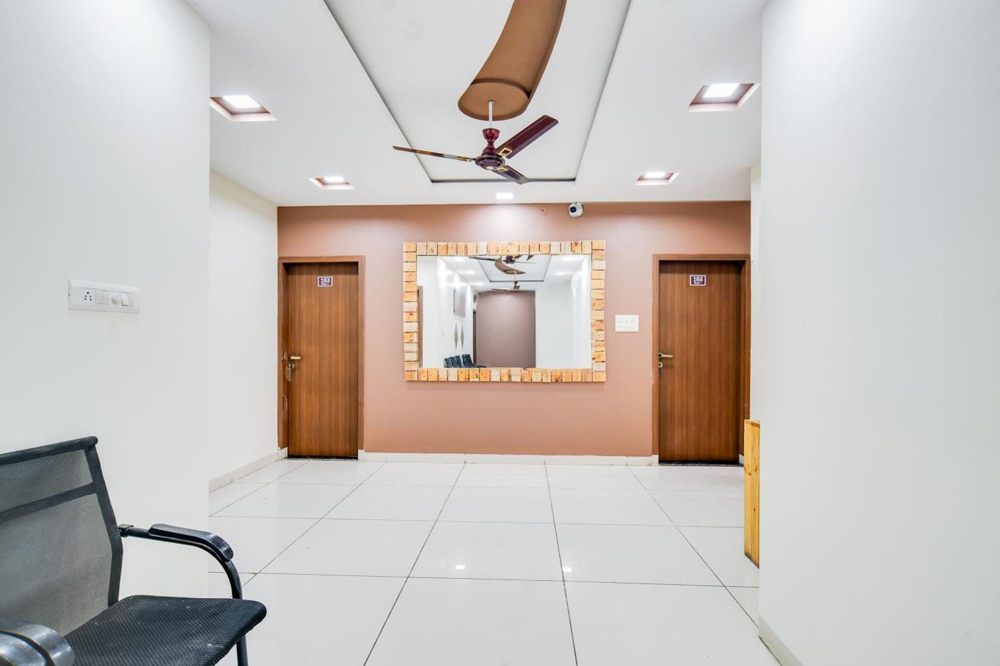 Kanadiya Super Collection O Indore Near Omax City 1 מראה חיצוני תמונה
