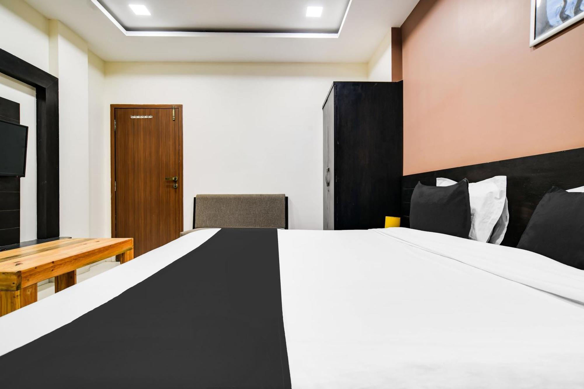 Kanadiya Super Collection O Indore Near Omax City 1 מראה חיצוני תמונה